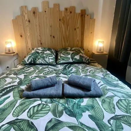 30m2 - 400 Metres Cite Mediavale