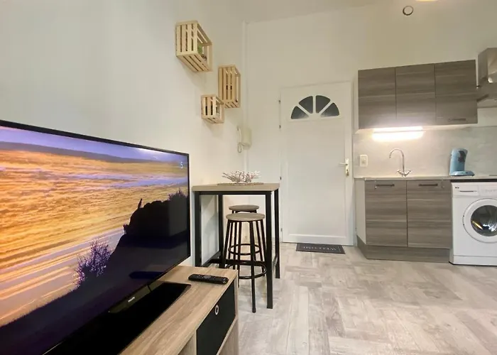 30m2 - 400 Metres Cite Mediavale Apartman *