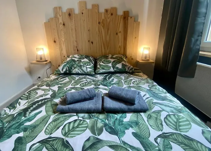 30m2 - 400 Metres Cite Mediavale